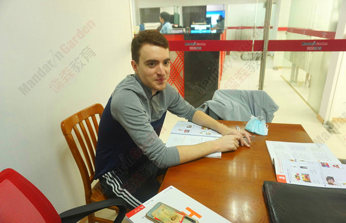 官网文章 卢森堡学员紧跟老师步伐 最终通过汉语水平考试.jpg